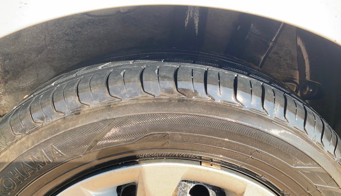 2015 Hyundai Grand i10 SPORTZ 1.2 KAPPA VTVT, Petrol, Manual, 38,403 km, Left Rear Tyre Tread