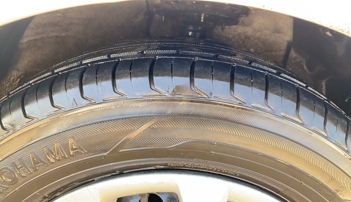 2015 Hyundai Grand i10 SPORTZ 1.2 KAPPA VTVT, Petrol, Manual, 38,403 km, Right Front Tyre Tread