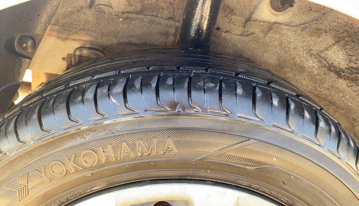 2015 Hyundai Grand i10 SPORTZ 1.2 KAPPA VTVT, Petrol, Manual, 38,403 km, Right Rear Tyre Tread