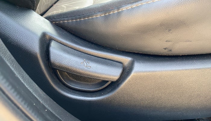 2015 Hyundai Grand i10 SPORTZ 1.2 KAPPA VTVT, Petrol, Manual, 38,403 km, Driver Side Adjustment Panel