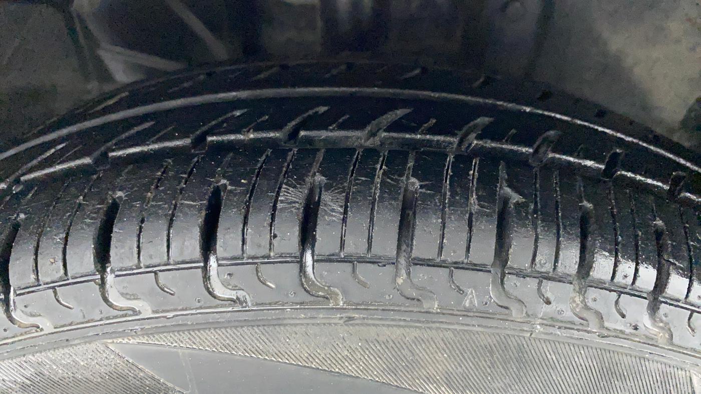2018 Datsun Redi Go D, Petrol, Manual, 16,647 km, Right Front Tyre Tread