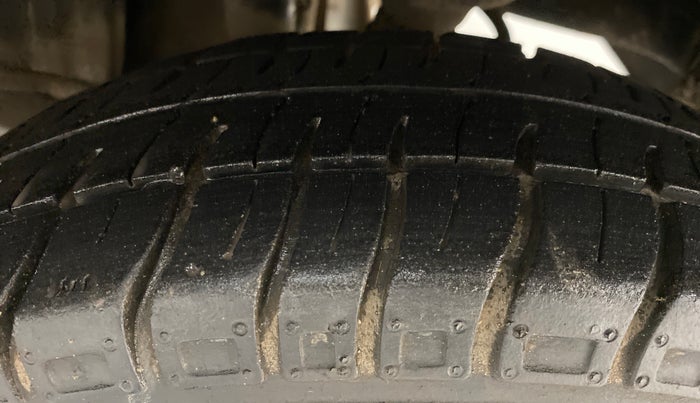 2016 Maruti Alto 800 LXI, Petrol, Manual, 33,267 km, Left Rear Tyre Tread