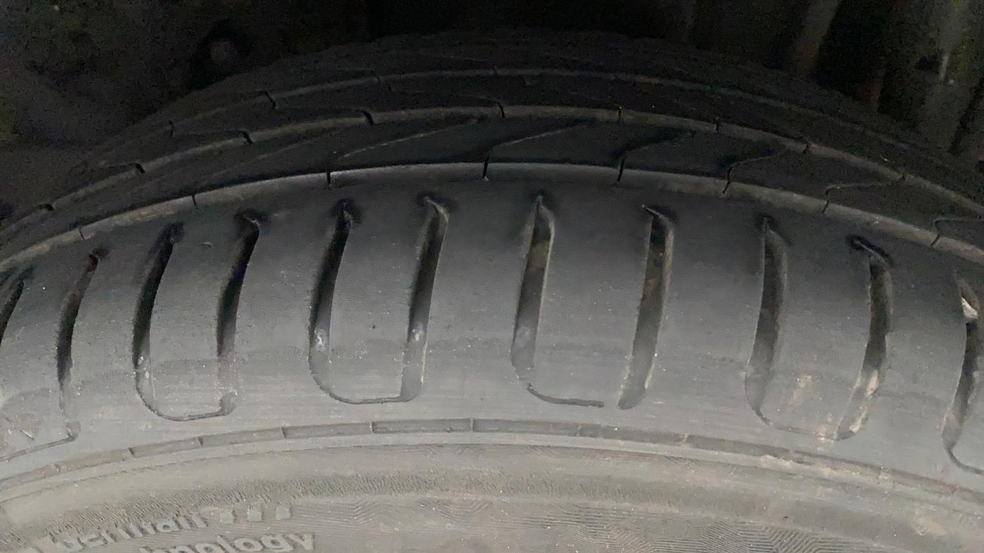 2017 Tata Tiago XZA PETROL, Petrol, Automatic, 90,456 km, Left Rear Tyre Tread