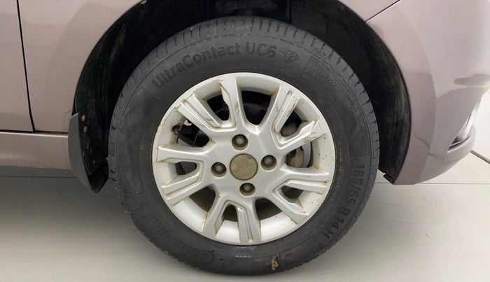 2017 Tata Tiago XZA PETROL, Petrol, Automatic, 90,456 km, Right Front Wheel
