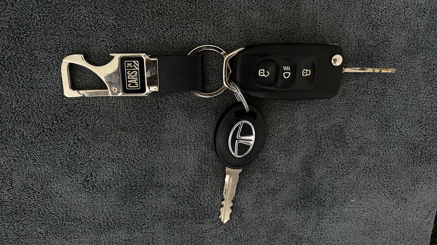 2017 Tata Tiago XZA PETROL, Petrol, Automatic, 90,456 km, Key Close Up
