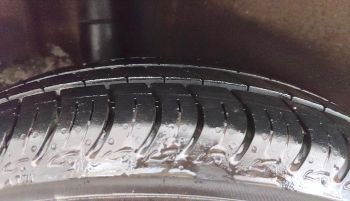 2022 Maruti New Wagon-R VXI 1.0, Petrol, Manual, 7,587 km, Right Rear Tyre Tread