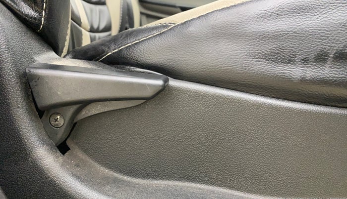 2017 Tata Tiago XTA PETROL, Petrol, Automatic, 50,338 km, Driver Side Adjustment Panel