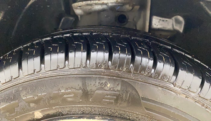 2017 Tata Tiago XTA PETROL, Petrol, Automatic, 50,338 km, Right Front Tyre Tread