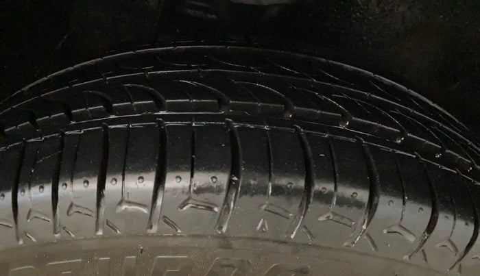 2015 Maruti Alto K10 VXI, Petrol, Manual, 37,399 km, Right Front Tyre Tread