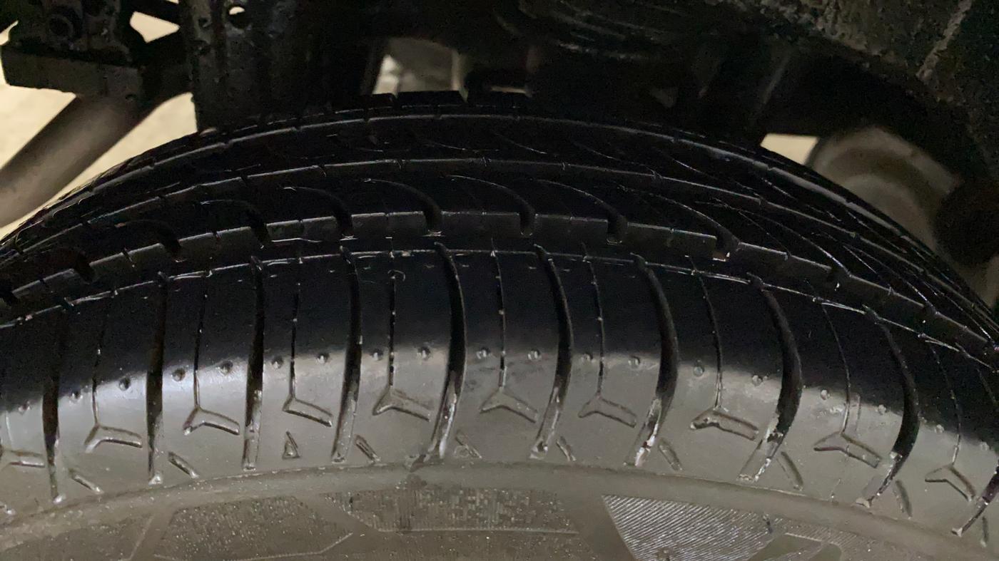 2015 Maruti Alto K10 VXI, Petrol, Manual, 37,399 km, Right Rear Tyre Tread