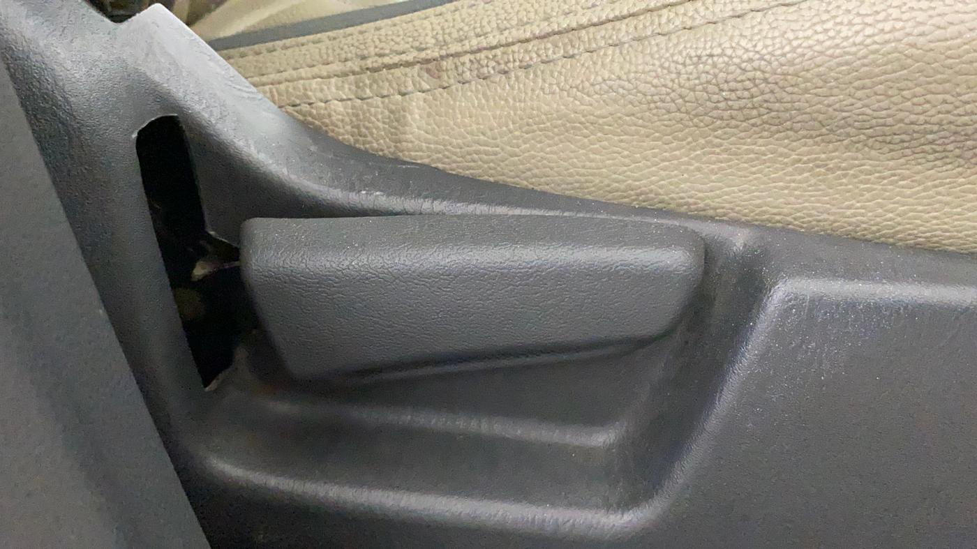 2015 Maruti Alto K10 VXI, Petrol, Manual, 37,399 km, Driver Side Adjustment Panel
