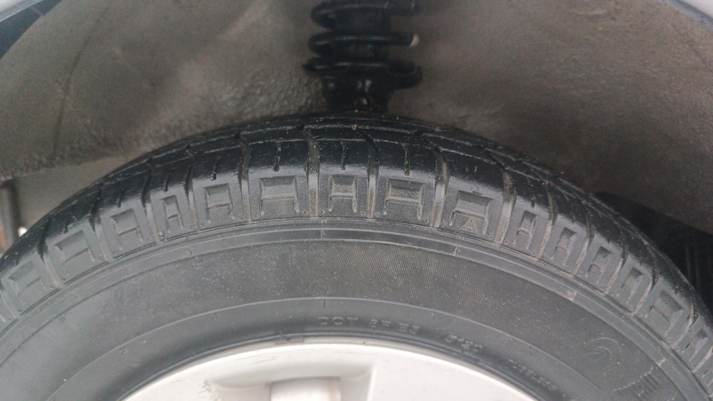 2021 Maruti Eeco 5 STR WITH A/C+HTR, Petrol, Manual, 13,279 km, Left Front Tyre Tread