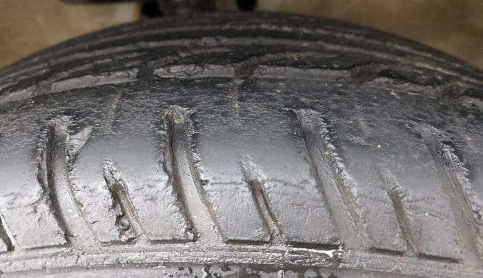 2011 Maruti Swift VDI, Diesel, Manual, 88,210 km, Right Front Tyre Tread