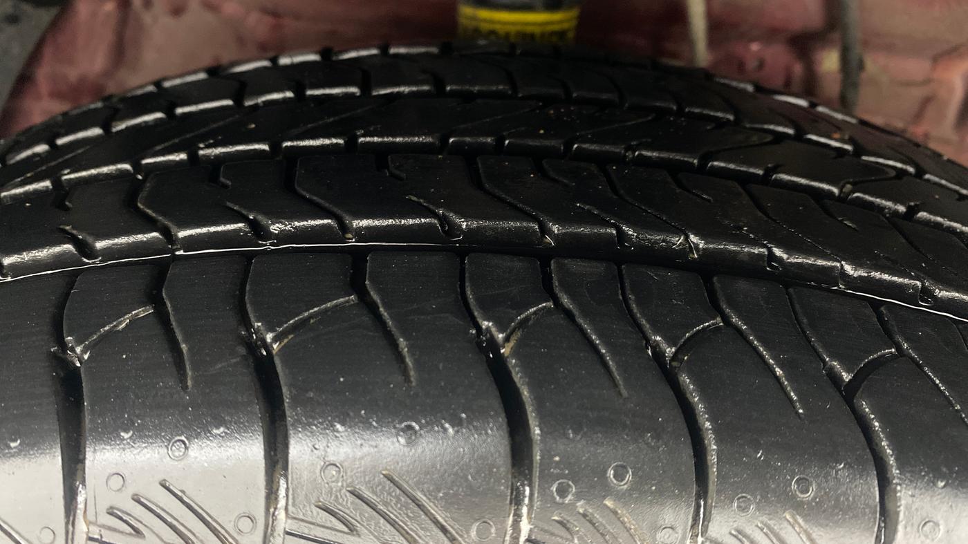 2025 Mahindra XUV 3XO MX2 Pro 1.2 L TCMPFI AT, Petrol, Automatic, 7,771 km, Right Front Tyre Tread