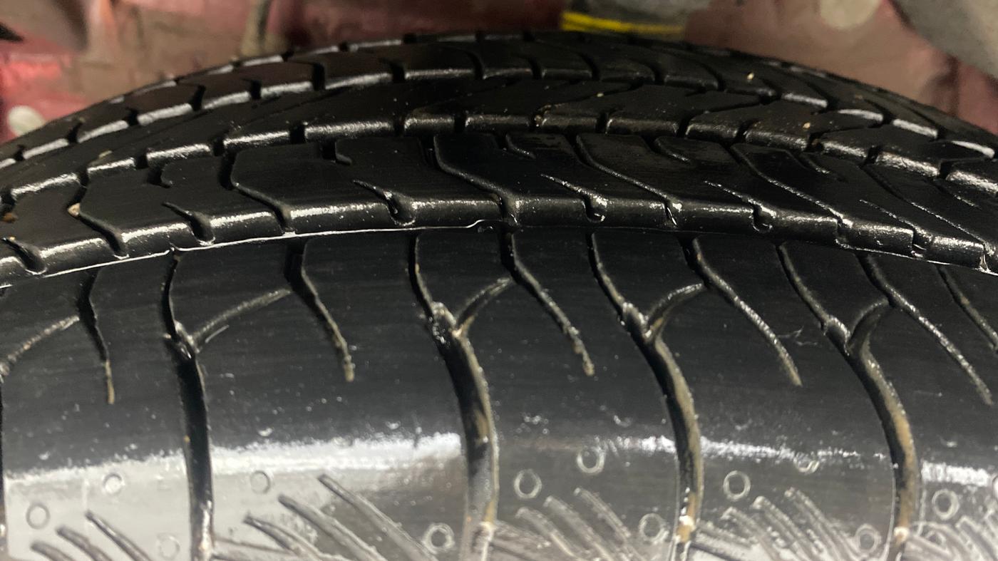 2025 Mahindra XUV 3XO MX2 Pro 1.2 L TCMPFI AT, Petrol, Automatic, 7,771 km, Left Front Tyre Tread