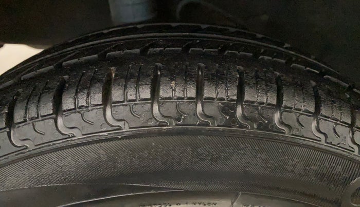 2014 Datsun Go T, Petrol, Manual, 60,396 km, Right Rear Tyre Tread