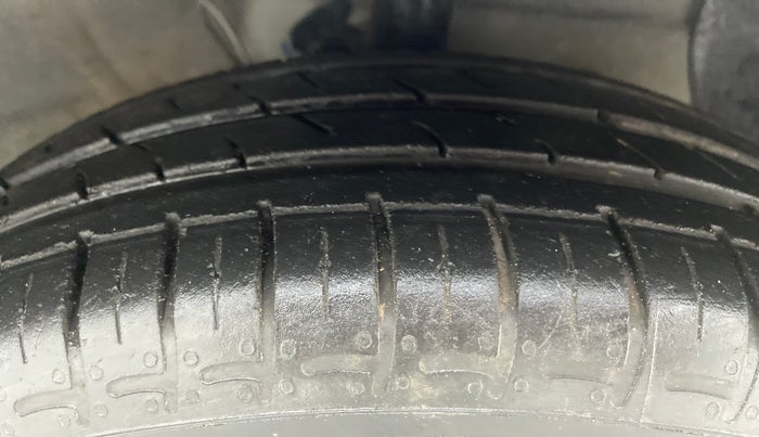 2020 Hyundai GRAND I10 NIOS SPORTZ 1.2 AT, Petrol, Automatic, 16,596 km, Right Front Tyre Tread