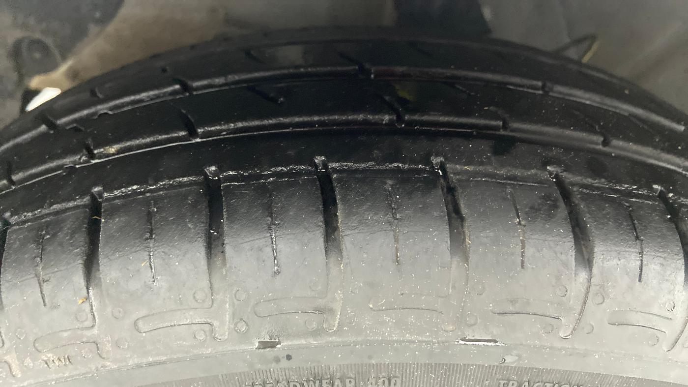 2020 Hyundai GRAND I10 NIOS SPORTZ 1.2 AT, Petrol, Automatic, 16,596 km, Left Front Tyre Tread