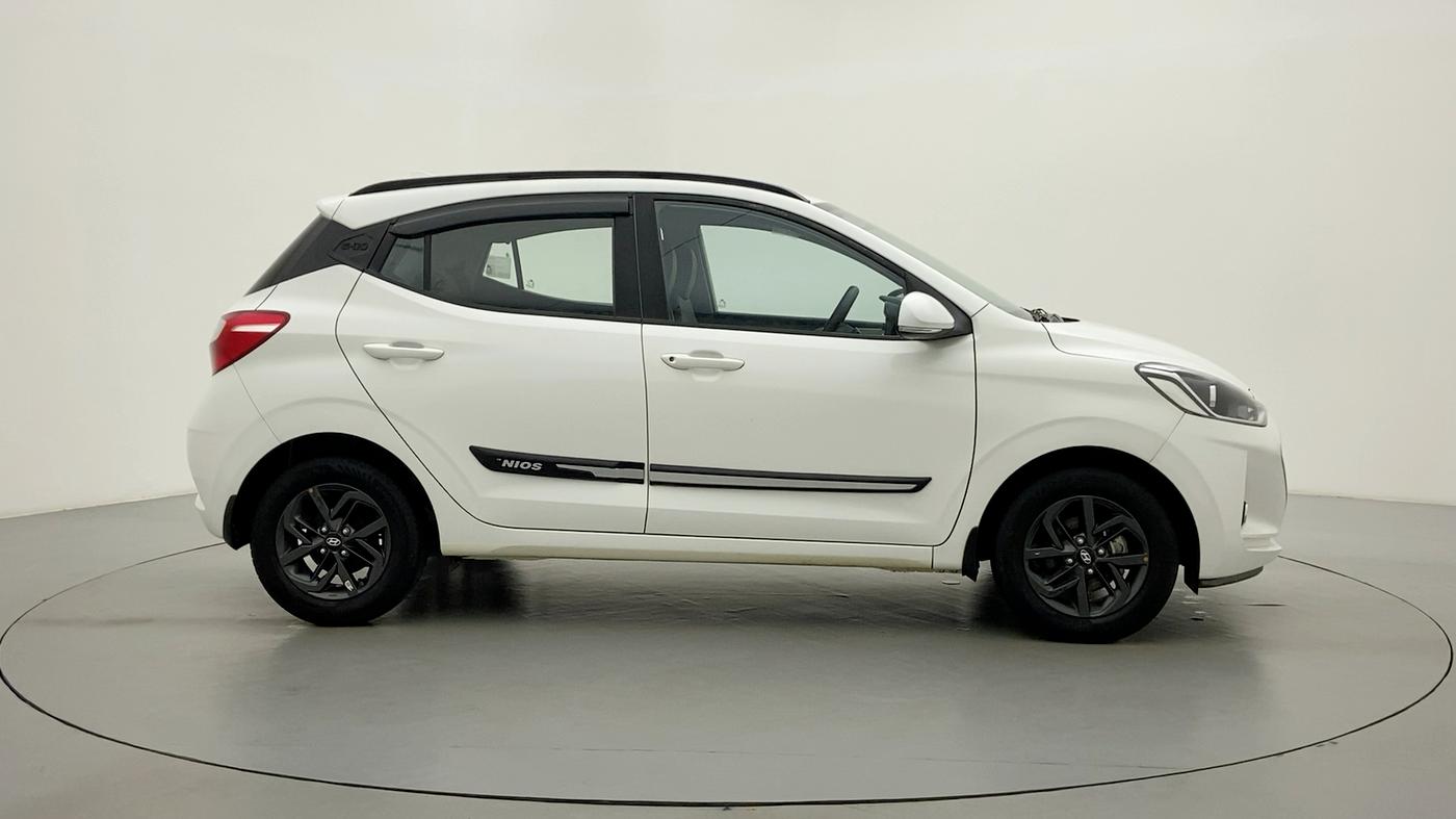 2020 Hyundai GRAND I10 NIOS SPORTZ 1.2 AT, Petrol, Automatic, 16,596 km, Right Side View