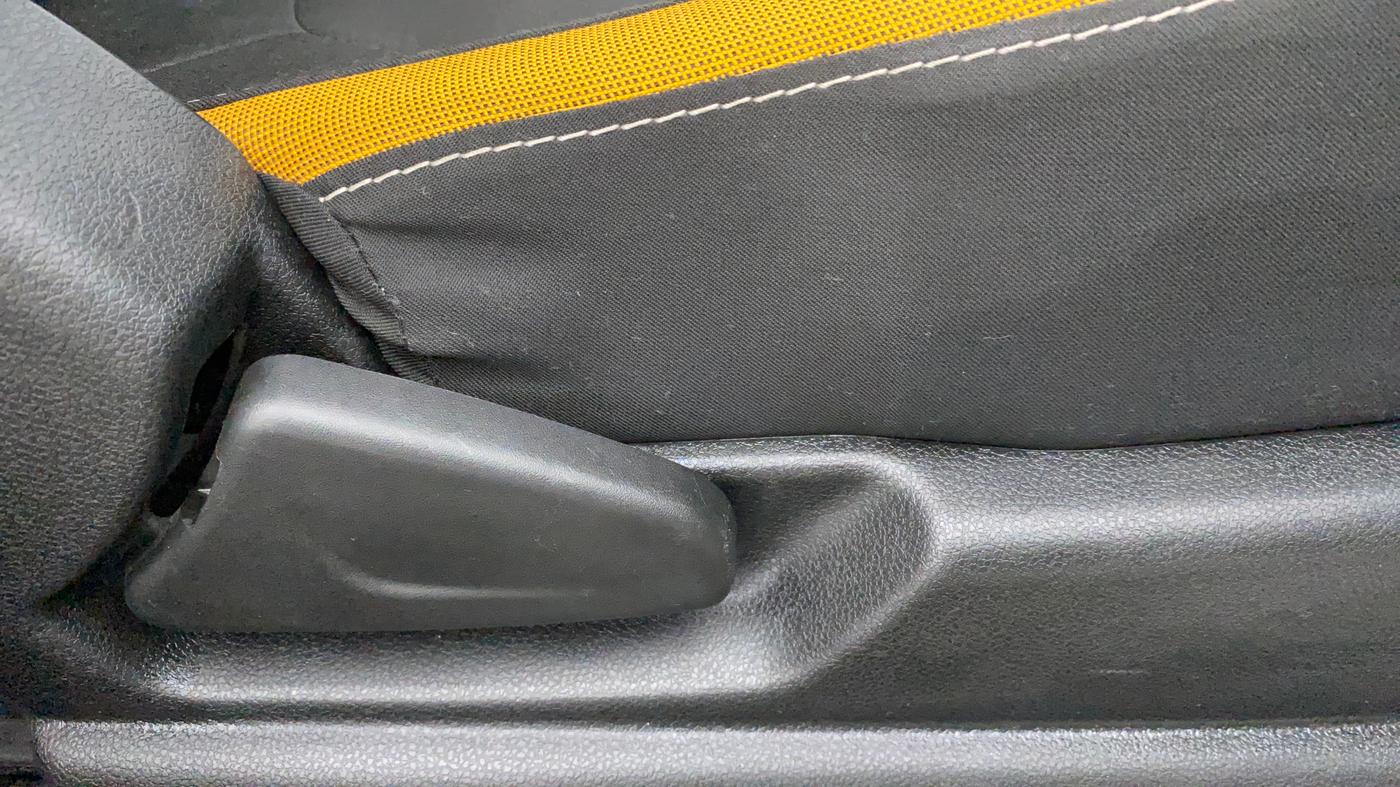 2022 Renault Kwid CLIMBER 1.0 AMT (O), Petrol, Automatic, 11,033 km, Driver Side Adjustment Panel