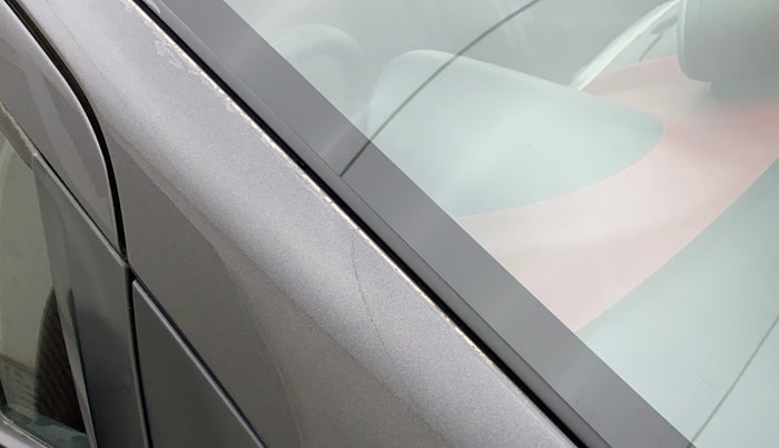 2013 Maruti Ritz VXI, Petrol, Manual, 62,232 km, Right A pillar - Paint is slightly faded