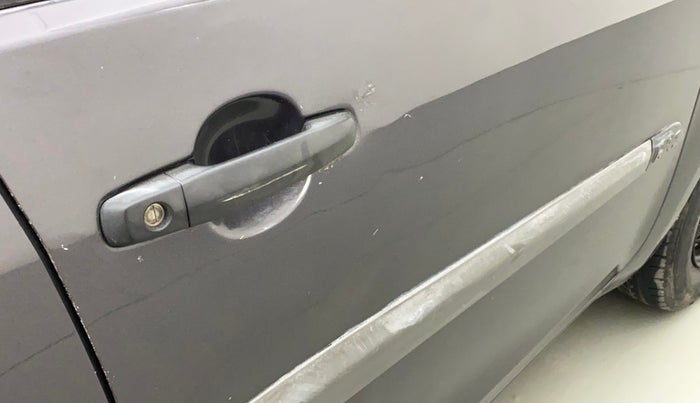 2013 Maruti Ritz VXI, Petrol, Manual, 62,232 km, Driver-side door - Minor scratches