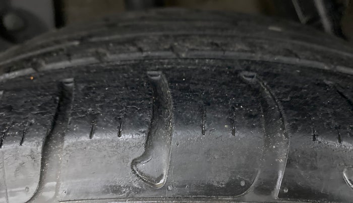 2017 Nissan Terrano XV PREMIUM 110 PS AMT DEISEL, Diesel, Automatic, 36,197 km, Right Rear Tyre Tread