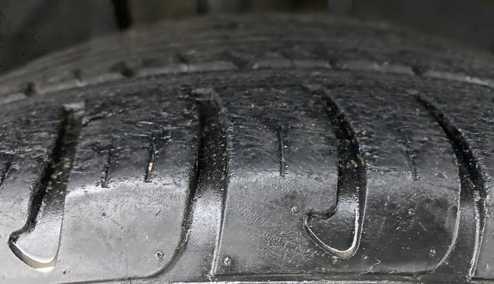 2017 Nissan Terrano XV PREMIUM 110 PS AMT DEISEL, Diesel, Automatic, 36,197 km, Right Front Tyre Tread