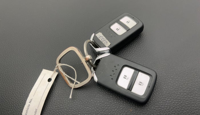 2023 Honda ELEVATE VX MT, Petrol, Manual, 52,077 km, Key Close Up