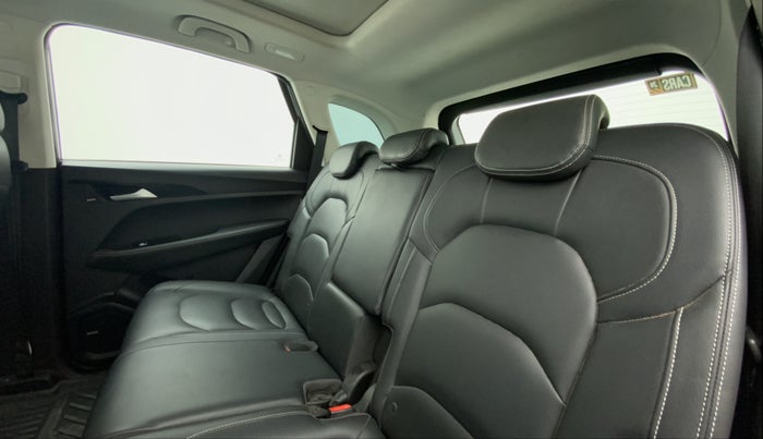 2020 MG HECTOR SHARP 2.0 DIESEL, Diesel, Manual, 74,145 km, Right Side Rear Door Cabin