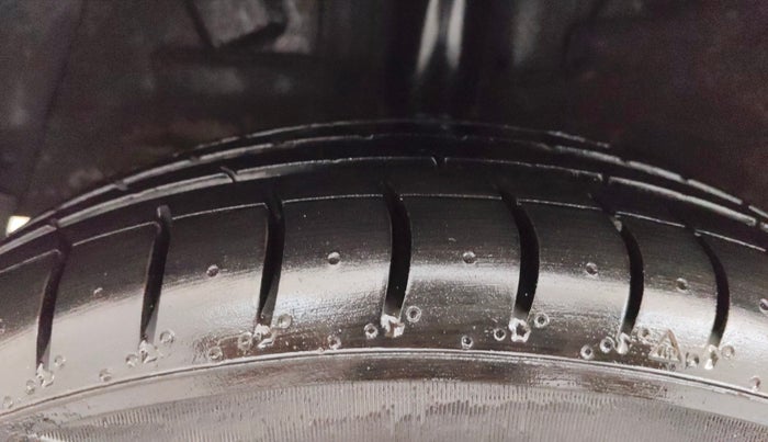 2017 Hyundai Grand i10 SPORTZ 1.2 KAPPA VTVT, Petrol, Manual, 46,356 km, Right Rear Tyre Tread