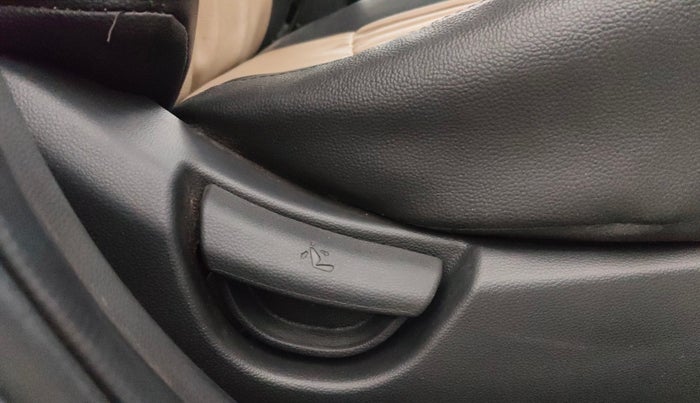 2017 Hyundai Grand i10 SPORTZ 1.2 KAPPA VTVT, Petrol, Manual, 46,356 km, Driver Side Adjustment Panel