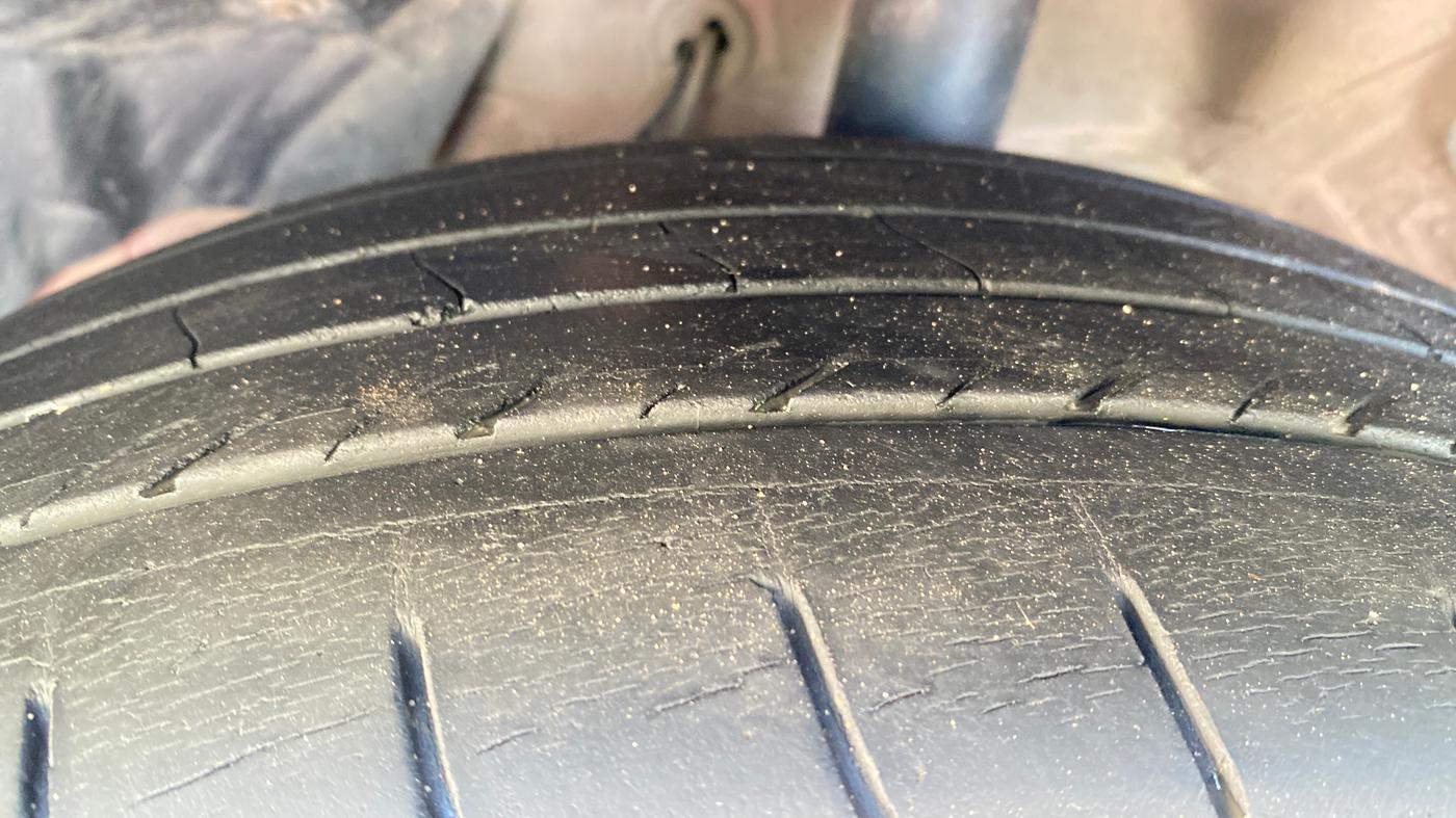 2019 MG HECTOR SHARP 2.0 DIESEL, Diesel, Manual, 1,04,325 km, Left Front Tyre Tread