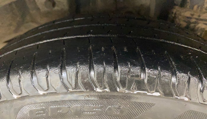 2014 Hyundai Eon MAGNA +, Petrol, Manual, 92,522 km, Left Rear Tyre Tread