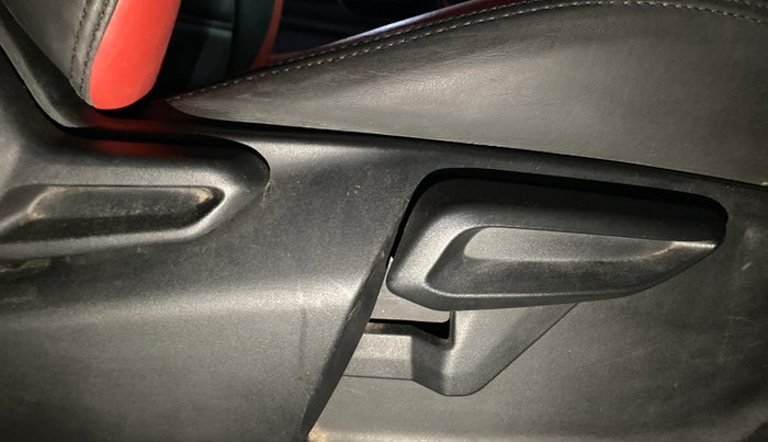 2020 Tata Tiago XZA PLUS PETROL, Petrol, Automatic, 36,825 km, Driver Side Adjustment Panel