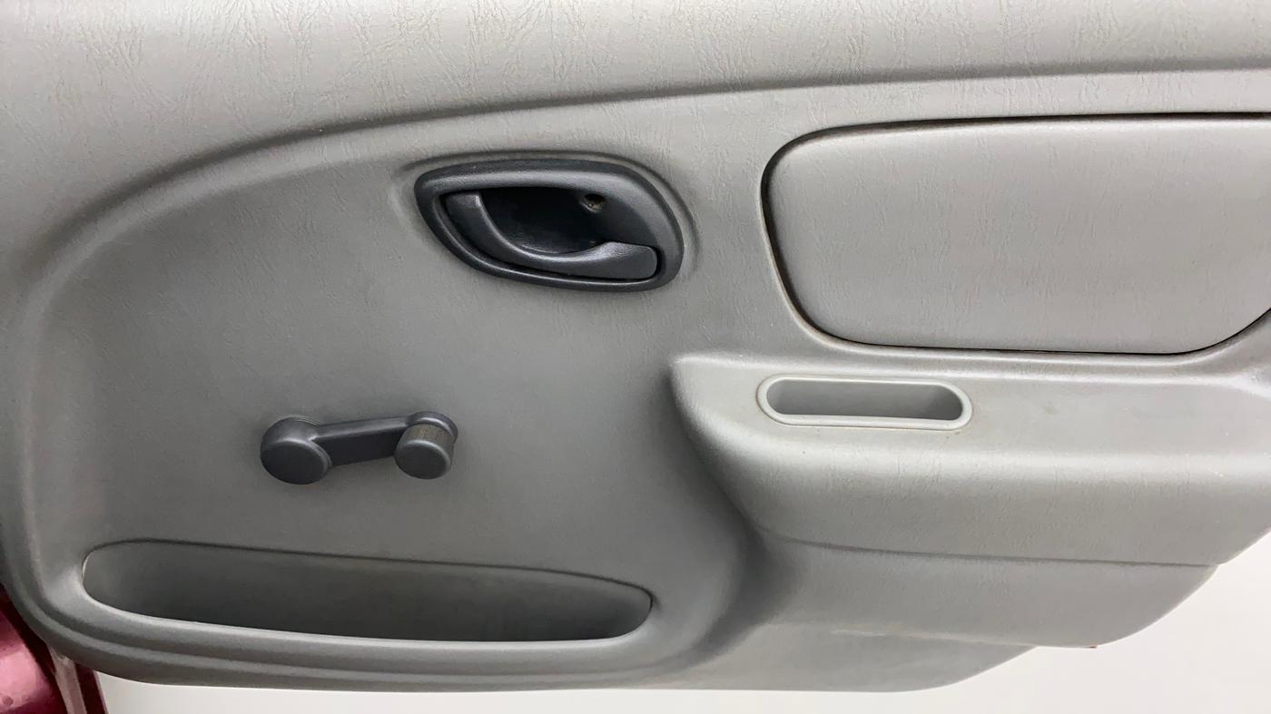 2011 Maruti Alto K10 LXI, Petrol, Manual, 42,237 km, Driver Side Door Panels Control
