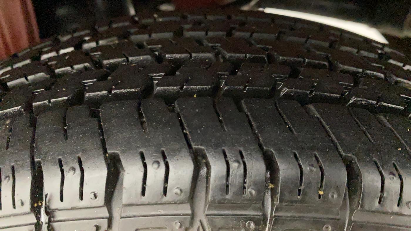 2011 Maruti Alto K10 LXI, Petrol, Manual, 42,237 km, Left Rear Tyre Tread