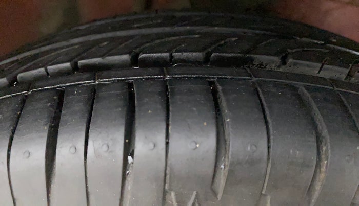 2011 Maruti Alto K10 LXI, Petrol, Manual, 42,237 km, Right Front Tyre Tread