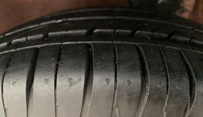 2011 Maruti Alto K10 LXI, Petrol, Manual, 42,237 km, Left Front Tyre Tread