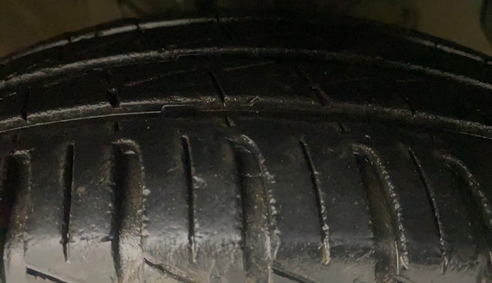 2018 Hyundai NEW SANTRO MAGNA AMT, Petrol, Automatic, 34,584 km, Right Front Tyre Tread