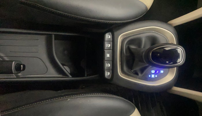 2018 Hyundai NEW SANTRO MAGNA AMT, Petrol, Automatic, 34,584 km, Gear Lever