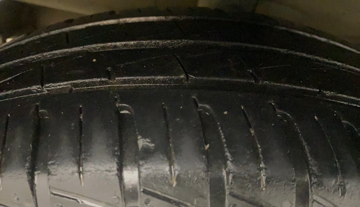 2018 Hyundai NEW SANTRO MAGNA AMT, Petrol, Automatic, 34,584 km, Right Rear Tyre Tread