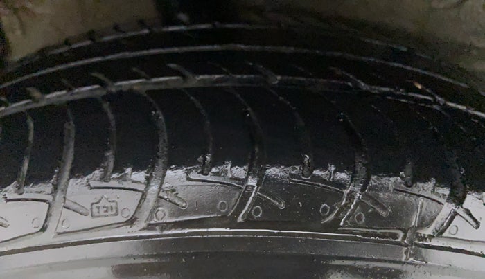 2018 Maruti Celerio VXI CNG D, CNG, Manual, 30,488 km, Right Front Tyre Tread