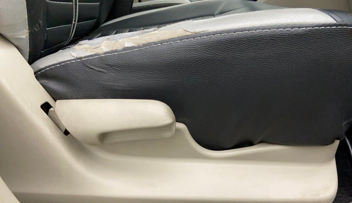 2018 Maruti Celerio VXI CNG D, CNG, Manual, 30,488 km, Driver Side Adjustment Panel
