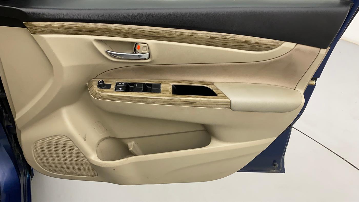 2019 Maruti Ciaz SIGMA 1.5 SHVS MT  PETROL, Petrol, Manual, 83,405 km, Driver Side Door Panels Control