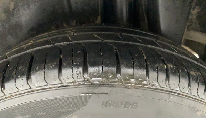 2019 Maruti Ciaz SIGMA 1.5 SHVS MT  PETROL, Petrol, Manual, 83,405 km, Left Rear Tyre Tread