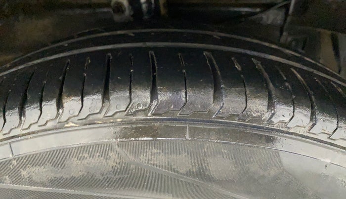 2019 Maruti Ciaz SIGMA 1.5 SHVS MT  PETROL, Petrol, Manual, 83,405 km, Right Front Tyre Tread