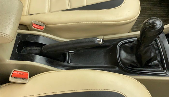2019 Maruti Ciaz SIGMA 1.5 SHVS MT  PETROL, Petrol, Manual, 83,405 km, Gear Lever