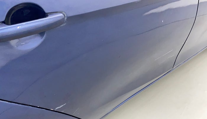 2019 Maruti Ciaz SIGMA 1.5 SHVS MT  PETROL, Petrol, Manual, 83,405 km, Right rear door - Minor scratches