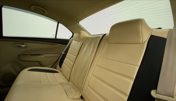 2019 Maruti Ciaz SIGMA 1.5 SHVS MT  PETROL, Petrol, Manual, 83,405 km, Right Side Rear Door Cabin